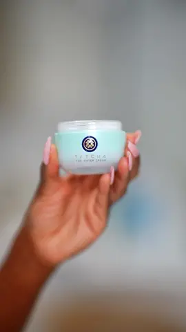 There’s zero question, I’m #TeamWater ! Want to win a year's supply of Tatcha Water Cream? Head to my Instragram for more details! #TatchaPartner #MoistureMatchup @Tatcha 