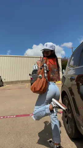 Fit check in the antique mall parking lot 🪭✨🫶 #fitcheck #OOTD#outfitinspo #westernfashion #rockies #denim #turquoisejewelry #womenwithtattoos #tattoo 