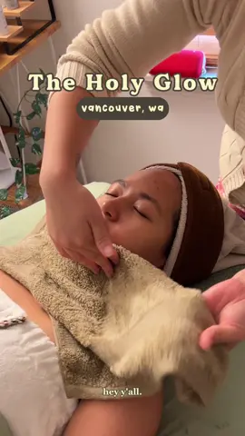 Treat yourself to the ultimate self-care: a facial! 😉✨💅 If you’re searching for an esthetician specializing in Korean skincare, Vyvyan at The Holy Glow (Vancouver, WA) is your go-to. She offers a wide range of treatments tailored to your skin’s needs and goals. Trust me, you’ll leave your appointment glowing like a glazed donut. 🍩 Services I received 💆‍♀️: Glow of the Gods, Heaven’s Gift, and the Oxygen Spicule Peel (Microneedling Alternative). 🎀 Use code “OUITSFOOD” for $10 off your service at The Holy Glow! 🎀 Exciting news—she’s opening a space in Portland soon, so no need to commute over the river! 🎀 The Holy Glow offers monthly memberships—save up to $120 annually on depending if you like to receive 1-2 facials per month. With the monthly membership, you can even gift services to friends and family. 🎀 Oxygen Spicule Peel experience: The pain was minimal, about 1.5/5—like tiny splinters or microplastics on the skin. I’ve been dealing with acne and acne scaring on my cheeks, chin, and forehead, and I’ve considered micro needling for a while. I’m so glad there’s an effective alternative that requires little to no aftercare. Just one week post-treatment, my cheek scars are noticeably lighter, and my skin feels hydrated. #gifted #facials #koreanskincare #koreanfacial #portlandesthetician #pdxesthetician #asianesthetician #skincare #theholyglow #SelfCare #pdxfacial #vancouverwa #microneedling #spicule #pdxspa