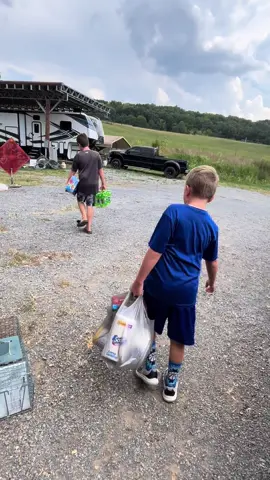 We will make it to the campground….maybe. 😂  Also, the sky is so beautiful this afternoon!!! 🧡💛🧡 #dayinmylife #dayinthelife #Vlog #linewife #bluecollarlife #linewifeproblems 
