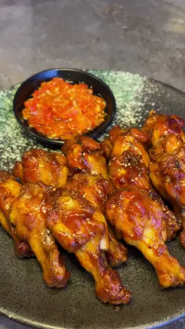 Moga istriku suka nih ayam panggang 😁 Aku panggang pake Oven Mito MO777 @Mito  Matengnya merata, Material Kokoh, Api atas bawah, Low watt Bisa beli di Marketplace Official Mito dan Resseler terdekat dikotamu yah  #mitoinaja #Mito #Mitochiba