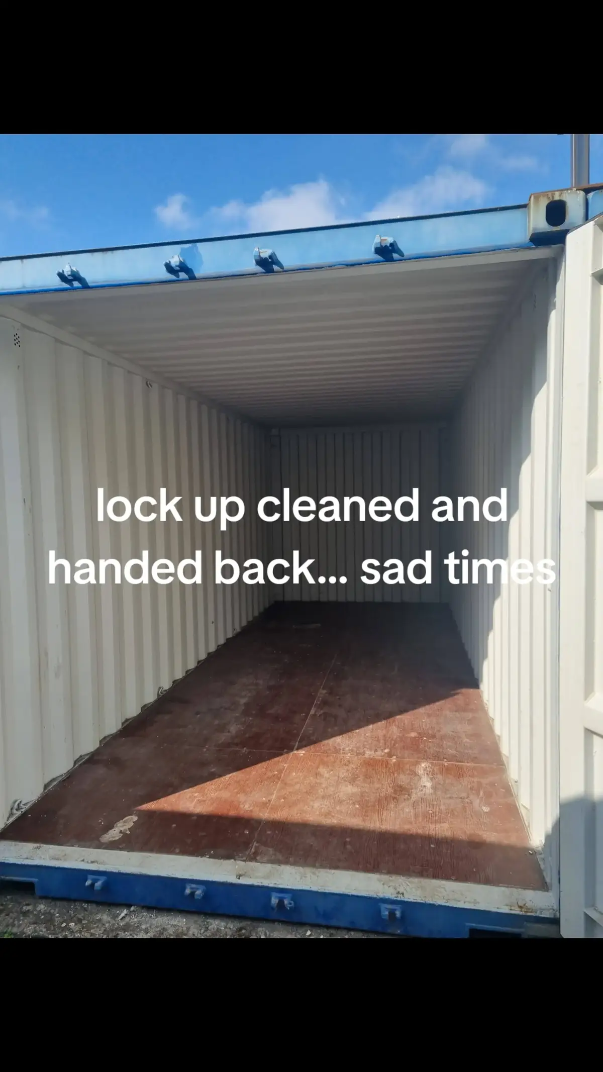 The summer season is nearly over and we have handed back the container today. see you next March for another epic summer season of festivals! Not to fear, we are still hard at work with our bookings and getting the horsebox ready for the Xmas markets!  #sadtimes #outdoorevents  #lockup #storage 