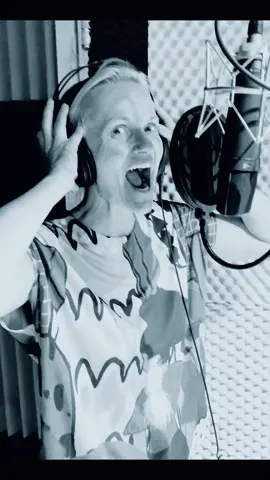 Very special vibes when a legendary voice comes at the mic  @Nathalie Aarts (Soundlovers)  #initiald #mfghost #eurobeat #supereurobeat #brattsinclaire #drifting #driftingcars #producerlife #sinclairestyle #brattsinclaireeurobeatstyles #drifting_car #Nathalie #heartbeatnathalie 