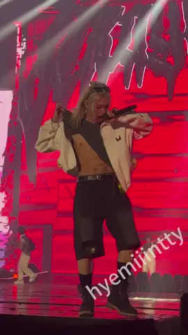 310824 Boom Boom Chk Chk Boom ❤️‍🔥 #dominATE_Seoul_Day3 #필릭스 #felix #felixskz #felixstraykids #스트레이키즈 #straykids #yongbok #yongbokie #leefelix #용복 #sunshinefelix #yonglixx #felixsmile #cutefelix #StrayKidsFelix #felixfreckles #SKZFelix #danceracha #dancingfelix #FelixStage #SKZ #ATE #dominATE_Seoul #dominATEworldTOUR 