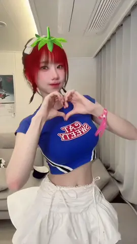 헐 빨간머리??? ㄷ ㄷ ㄷ ㄷ ㄷ ㄷ ㄷ #cosplay #dance #y2k #마젠타 #qwer #phonk #meme #challenge #anime #fyp #trend #glasess #magenta #explore 
