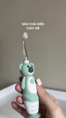 Tony dùng bàn chải điện khoảng 2 năm rồi nhưng đổi sang loại này tui ưng ý hơn nhiều lun. Các bác tham khảo nha 👍🏼 #lammetamly #trangella #yodee #brushbaby #wildones #brushbabyvietnam #banchaidien #banchaidienbrushbaby 