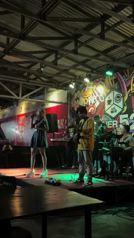 Always Remember us this Way. Duet sama ownernya @warkopcorner52 @Ci Angel C52 𝐀𝐉-𝟏𝟏𝟒  #ladygaga #alwaysrememberusthisway #live #livemusic #performance #voc #vocal #vocals #penyanyi #penyanyimanado #viral #manado #manadopunya #manado_sadap #manadoviral 