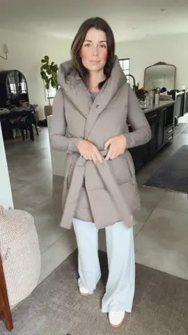 Temps drop to low 80s, its almost puffer vest season! Linked in my ltk mandysteven #falloutfitideas #puffervest #momoutfits #wardrobeessential #earlyfalloutfit 