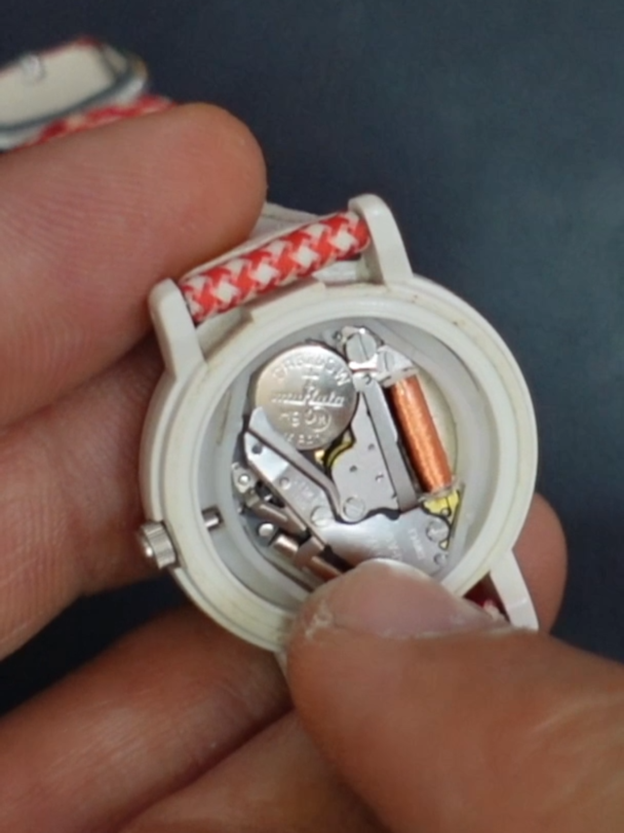 Replacing watch batteries made easy. This is for the Casio LQ-139 module with SR626 Battery. #repair #watchrepair #batteryreplacement #casio #lq139 #buttoncellbattery #DIY