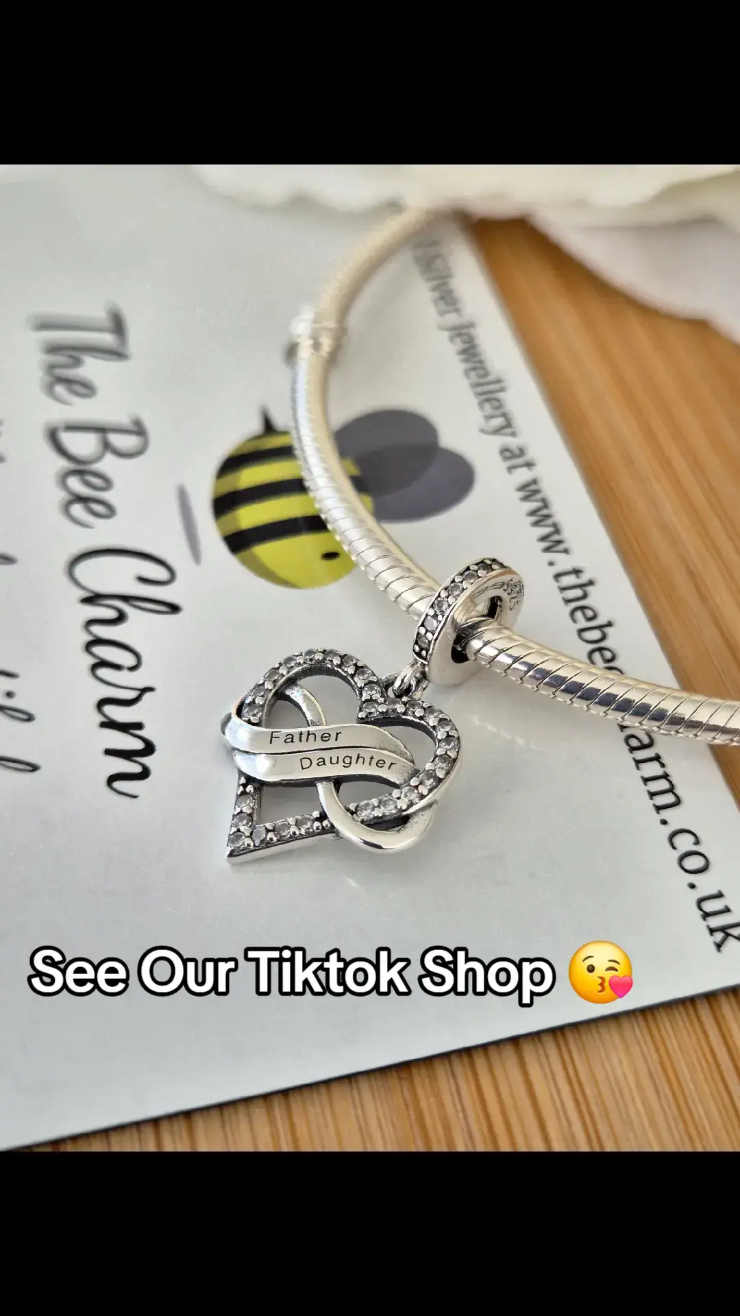 #giftsforher #family #silverjewelry #silvercharms #loveyou #dad #daughter #familyforever #TikTokMadeMeBuyIt 