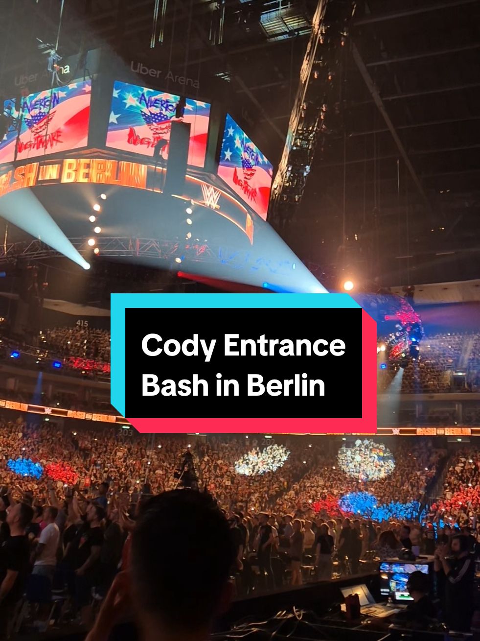 Cody Rhodes Entrance bei Bash in Berlin #WWE #bashinberlin #whoa #entrance #wrestling #wwelive #crowd 