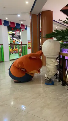 Ah, ah, this damn smell is so intoxicating#CrazyDaily #YixingWalkingChildren