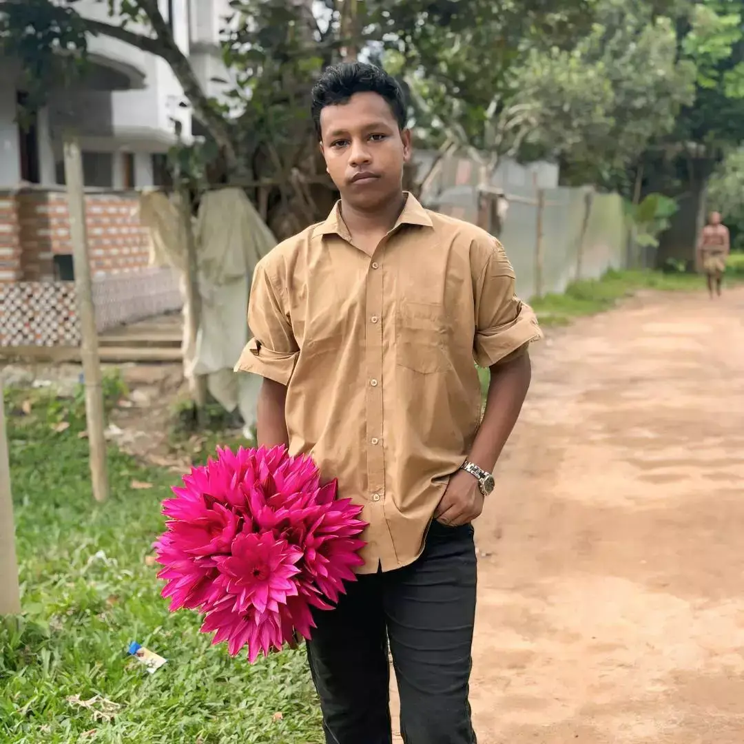 তুমি যে ব্যাথা দিচ্ছো আমায় সেই ব্যথা একদিন তুমিও পাবি 😭😭😭😭😭😭 তখন আমার সেই কথাগুলো মনে পড়বে পরে বুঝবি যদি আগেই কথার কোন শুনতাম 😭.. তাহলে আর এমন হতো না 