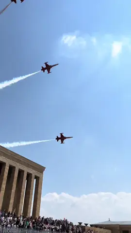 Bu zamana kadar vakit yaratıp gitmediğim için pişmanım. Artık her sene geleceğim atam.                                              #anıtkabir #ankara #mustafakemalatatürk #atatürk #30ağustos #gazi #f16 #türkiye #türkyıldızları #zaferbayramı #zafer #solotürk #türk #türkiye🇹🇷 