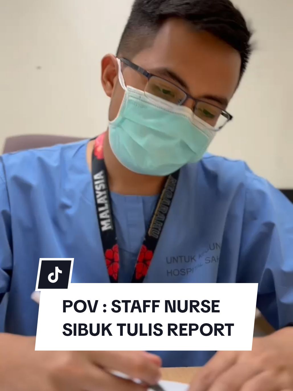 POV : Staff nurse sibuk tulis report nak passover lagi berapa minit. Time tu lah dapat panggilan dari penjaga suruh buat macam-macam. Sedangkan benda tu boleh setel sendiri.  #doctorsoftiktok  #malaysiatiktok #drhanif #doktortiktok #staffnurse 