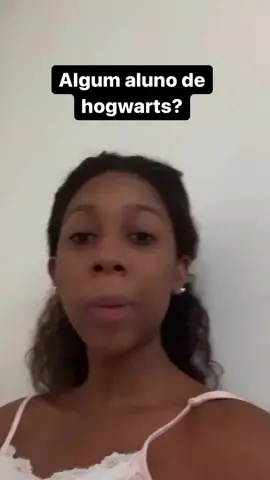 E este vídeo da @camilladelucas  é uma relíquia kkk, Só quem viveu na época da pandemia vai lembrar.  ▪️▪️▪️▪️▪️▪️▪️▪️▪️▪️▪️ 🌍Viu no explore? Siga nossa página 📲📲 ⬇️⬇️⬇️⬇️⬇️ @mdpotterheads_ @mdpotterheads_ ⬇️⬇️⬇️⬇️⬇️ 🔔 Ative as notificações . . .⤵️⤵️⤵️⤵️⤵️ Curta, Comente, Compartilhe e Salva. . . . Créditos: @camilladelucas  #Harrypotter #HarrypotterBR #harrypotterbrasil #MDPotterheads #MundodosPotterheads #Harrypotterforever #hogwarts #grifinoria #sonserina #lufalufa #corvinal #potterheads #alwaysforever #Hogwarts 