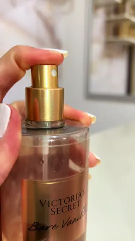 Um clássico - Bare Vanilla Victoria’s Secret 🍦😍 . . . . #perfumesimportados #viral #bodysplash #cheirosa #baunilha 