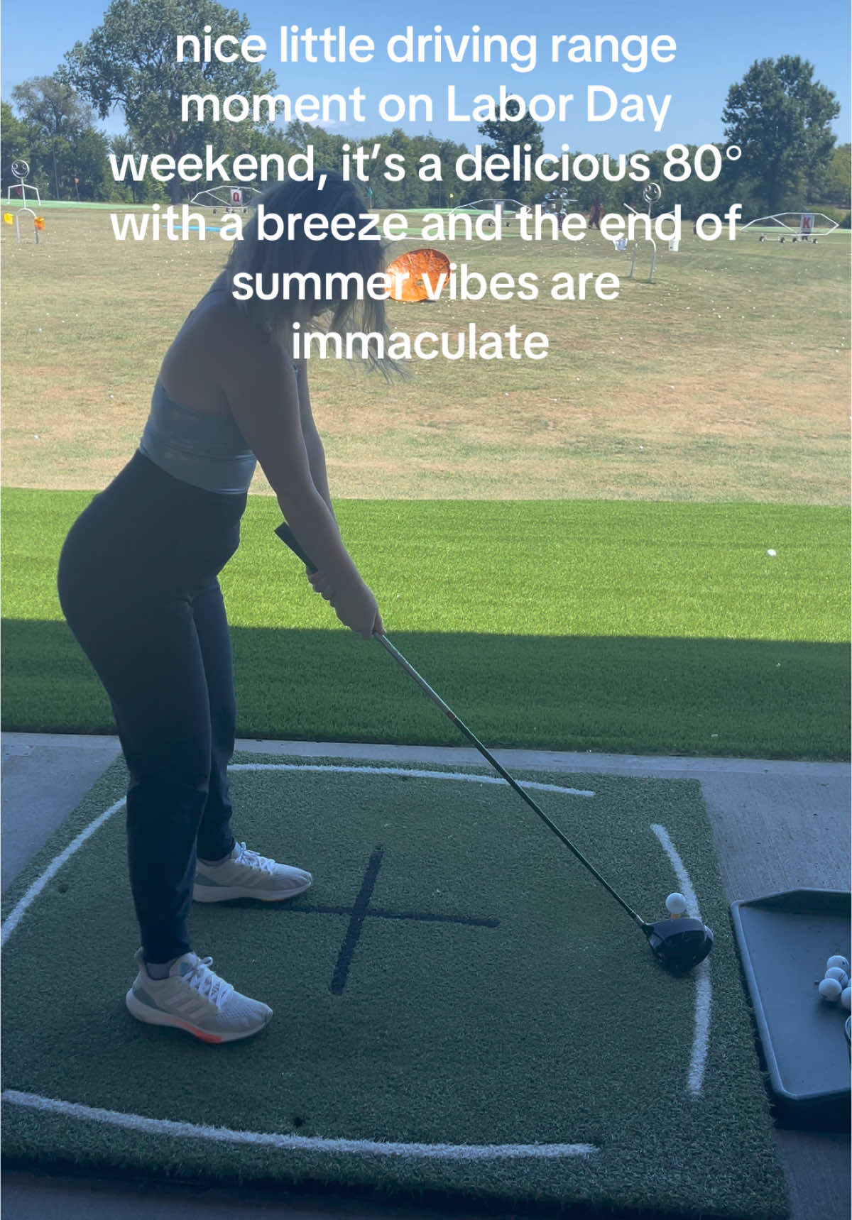 im having fun hehehee hope everyone has a nice weekend  #golfbeginner #girlsgolf #labordayweekend #endofsummer 