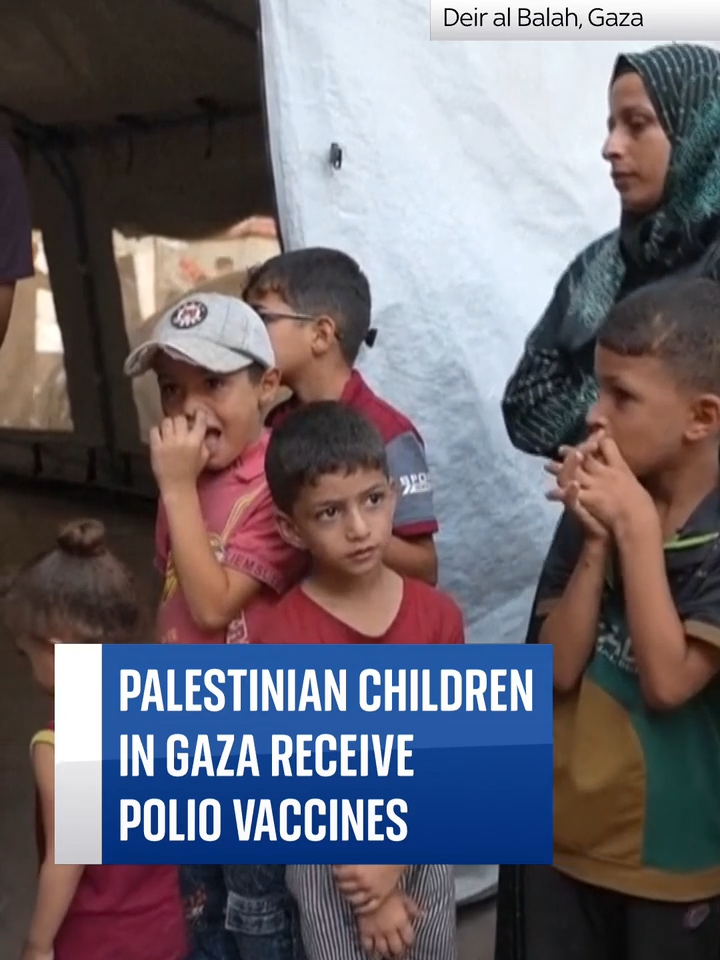 #Palestinian #children receive #polio vaccine in #Gaza. #Israel has agreed to limited pauses in fighting to facilitate the campaign. 🔗Tap the link in the bio for more