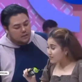 Garis dua😅#ayutingting #Love #ivangunawan #ayyigun #story #lovely #story #fyp #viral 