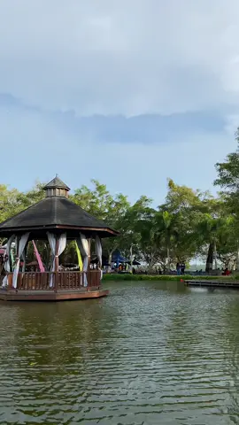 📍Jungkat Resort Senin - Jumat : 10.00 - 18.00 WIB Sabtu - Minggu : 08.00 - 19.00 WIB #wisatapontianak #kalimantanbarat #rekomendasiwisatapontianak #jungkat #jungkatbeach 