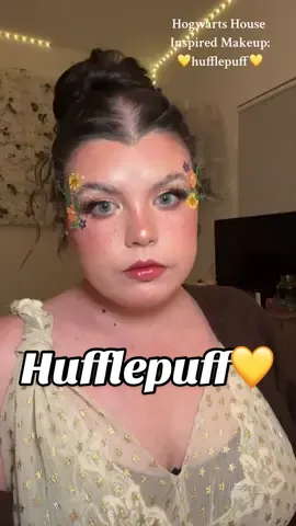 Hufflepuff house inspired makeup💛⚡️ part one of Hogwarts house makeup⚡️  @Saie glowy gel in rose glow and dew blushes in chilly and baby  @Maybelline NY instant age rewind in pink and skin tint @elfcosmetics peach color corrector and brow gel  @Hourglass Cosmetics concealer  @Glossier solar paint bronzer  @Huda Beauty cherry blossom powder  @revlon skin lights bronzer  @NARS Cosmetics blush palette  @ColourPop Cosmetics flexitarian super shock  @Freck Beauty freckle stain  @makeupbymario ethereal eyes palette  @urban decay space cowboy  @Half Magic glitter puck  @Kaja Beauty eyeshadow stack and lip stain in Call Me @VIEVE lip pencil in velvet sands and lip dew   #makeuptutorial #hufflepuff #hufflepuffmakeup #harrypotter #harrypottermakeup #hogwartshouses #hogwartshousesmakeup #cottagecoreaesthetic #cottagecoremakeup 