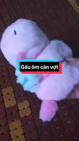 Người yêu em chưa có ,nhưng gấu ôm cán vợt thì em phải tậu vài em #gauomcanvotcaulong #gauomcanvot #capybara #chuotcapybara #vongtaycapybara #gaupandaomcanvot #capybaraomcanvot #gaubongomcanvot #cầulông #caulong #caulongvietnam #badminton #badmintonplayers #shopnhadaupe 