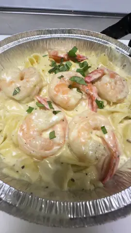 Shrimp Alfredo 😛👌‼️ You can also do this at home 😋#EasyRecipe #FoodTok #foodtiktok #fyp #foryourpage #food #cooking #Recipe #ingredients #shrimpalfredo 