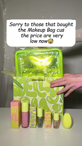 This is my 3rd jelly bag mystery!!🤩🪼 #madebymitchelljellybagmysterybundle #madebymitchelljellybagmystery #new #jellybagmystery #xlstrawberrycream #madebymitchelljellybag #newmystery #valentinesdaysale #tiktokmademebuyit