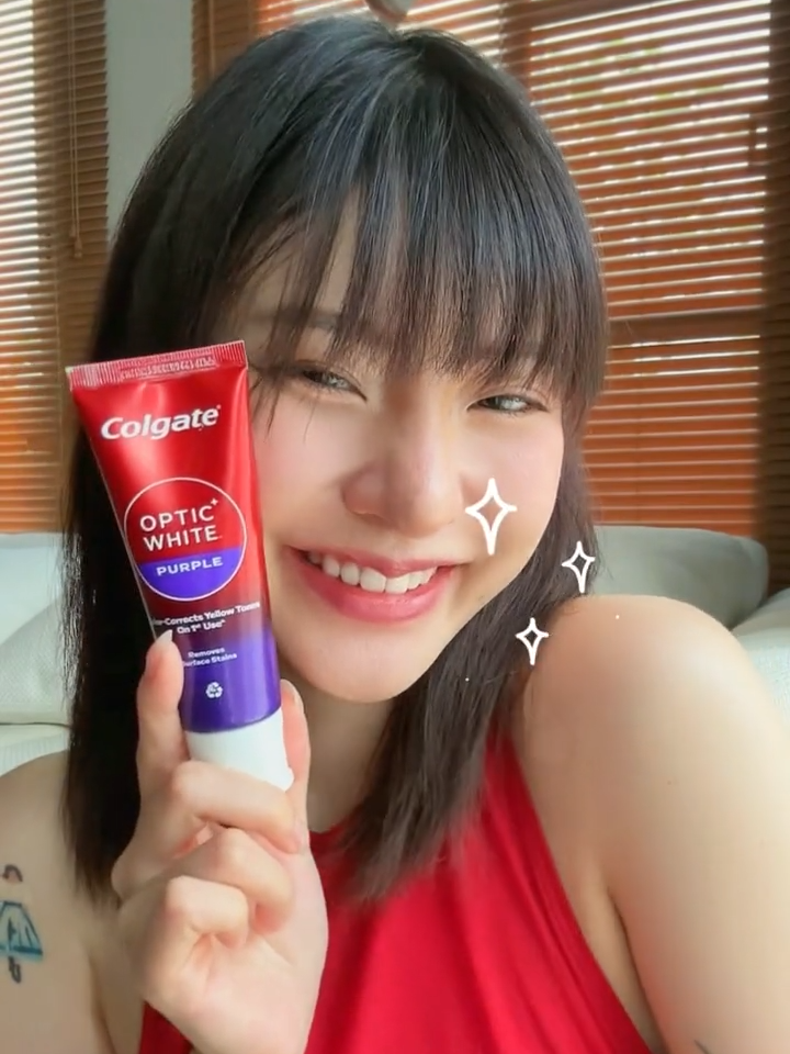 สีม่วงที่ช่วยให้เราดูออร่าขึ้น ก็คือ... #ฮัลโหลยิ้มออร่า #HelloPurple #คอลเกต #ColgateTH #colgateopticwhite #ยาสีฟันม่วง #ฟันขาว #รีวิวบิวตี้