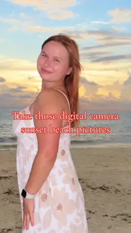 Take those sunset pictures🌊🐚🌅 #sunsets #beach #sunsetbeach #vacation 