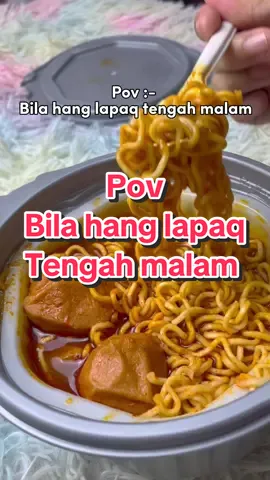 Sapa macam ni tengah malam ja lapaq 😂 hampa kena standby 1 tomyam kung ni. Mudah bebeno buatnya. Sedap kuah pekat elok 🤤 #tomyam #tomyamkung #maggi #maggitravel #makanantravel #tomyamviral #tomyaminstant 