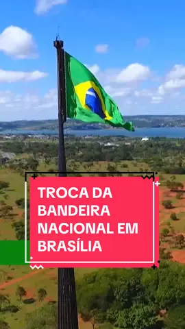 SEMANA DA PÁTRIA | A cerimônia de troca da Bandeira Nacional na Praça dos Três Poderes, em Brasília, marcou o início da Semana da Pátria no domingo (1º/9). A troca do pavilhão, coordenada pelo Ministério da Defesa, acontece desde 1973, no primeiro domingo de cada mês. Além do desfile cívico do 7 de setembro, na Esplanada dos Ministérios, em Brasília, a comemoração da Independência do Brasil inclui a Expo Independência, nos dias 7 e 8/9, no Parque da Cidade, e Portões Abertos na Base Aérea de Brasília no dia 15/9. #7desetembro #independencia #independenciadobrasil #semanadapatria #bandeiradobrasil #patria 