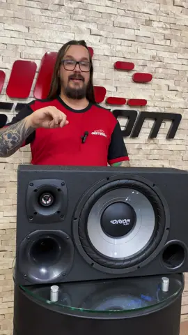 🎶 Explosão de Som na OESTESOM! 🎶 . A Caixa Trio com Subwoofer Orion, Driver e Tweeter é o upgrade que você precisa para o som do seu carro! Compacta e poderosa, ela ocupa pouco espaço no porta-malas e entrega uma qualidade de som impressionante. Grave profundo com o Subwoofer Orion de 12 polegadas e 200W RMS, voz nítida com o Driver Corneta de 100W RMS e agudos cristalinos com o Tweeter de 100W RMS. Perfeita para quem busca potência e clareza em cada detalhe sonoro. . #OesteSom #CaixaTrio #SomAutomotivo #SubwooferOrion #PotênciaNoSom