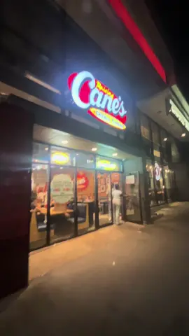 try raising canes with me😛 || draft from last night  #Foodie #FoodTok #raisingcanes #trywithme #philliesbaseball #game #fyp #fitcheck #philly 
