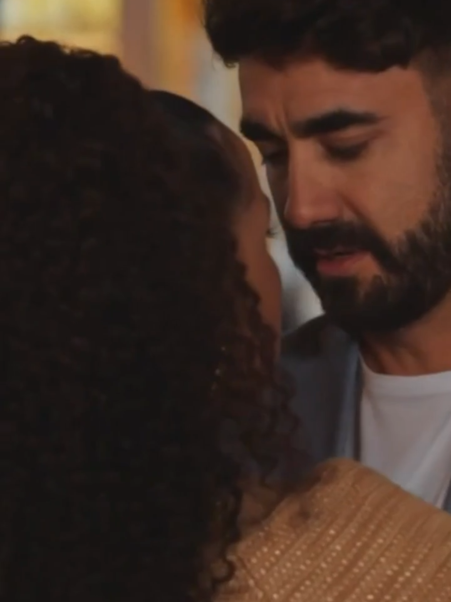 Eitaa, que beijão foi esses🥵🥰 Quem aí apoia esse casal? #FamíliaÉTudo#EPTV #Novelas #NotíciasEntrete
