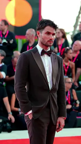 Mic’d up on the red carpet with @Armani beauty #Venezia81 #armanibeautypartner 