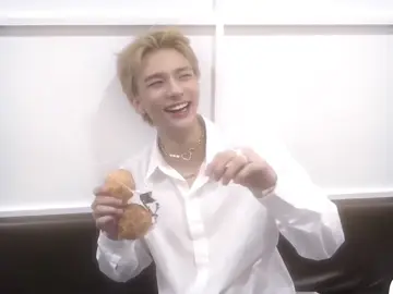 Angels have blonde hair #hyunjin #straykids #viral #fyp 