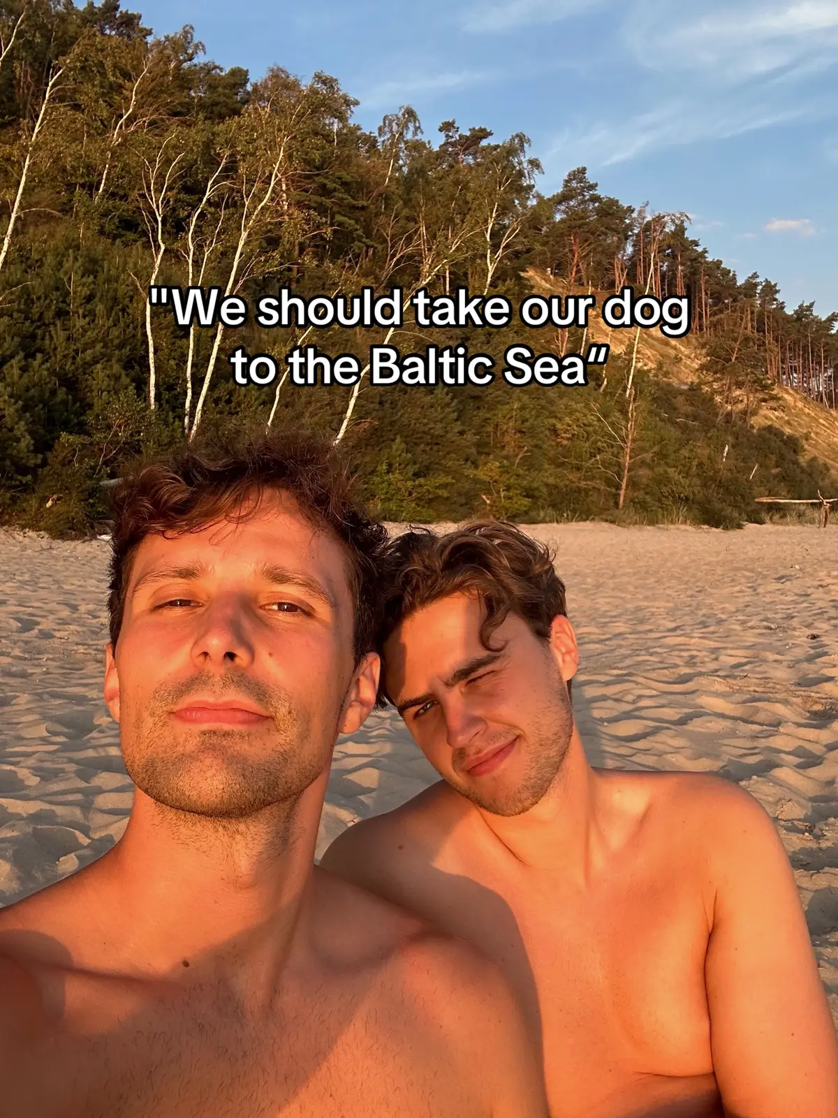 I think that explains itself 🥹🐶 #couplevacation #cutedogs #balticsea #fyp #trending 