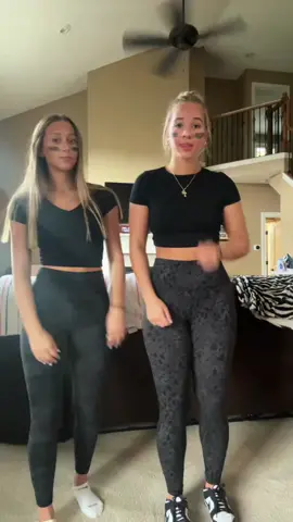 football game!! #fyp #viral #fakebody #baddie #bop #leggingsoutfit #originalcontent 