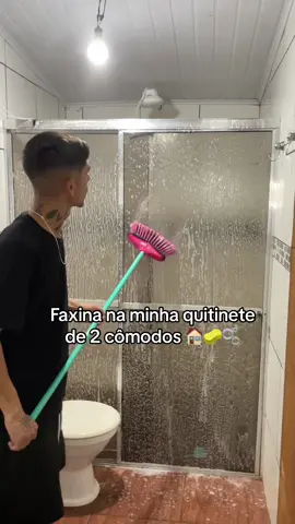 Faxinando minha quitinete de dois comodos 🧽🫧🙏 #morandosozinho #rotina #limpezasatisfatoria #limpezadacasa #casalimpa #faxina #organizacaodecasa #foryou  #mulherdepreso🔓🕊👫💍 