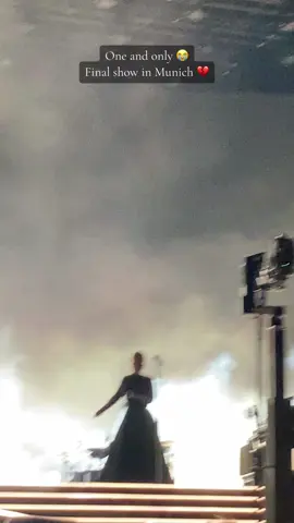 Ona jest aniołem 😭❤️❤️❤️A ja wciąż nie wierzę, że tam byłam… #adele #adeleinmunich #oneandonly #weekendswithadele #munich 