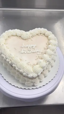 Heart Cake #cakedecorate #walmart #walmartcakedecorator #walmartcustomcakes #bakery #woodbury #minnesota #cakedecorating #cutecake #customcake #viraltok #viral #tiktokcake #following #fypシ゚viral #cake #caketok #heartcake #vintage 