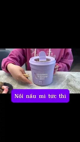 Nồi điện mini nấu mì#noidien#noidiennaumi#dodungtienich #tiktokvirl #xuhuong  