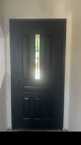 Todays Episode of Lets Update my 90s Style home Project Front door 🚪  #Lairdprojects #fixerupper  #homeimprovement  #updated  #blackdoor  #tricornblacksherwinwilliams 