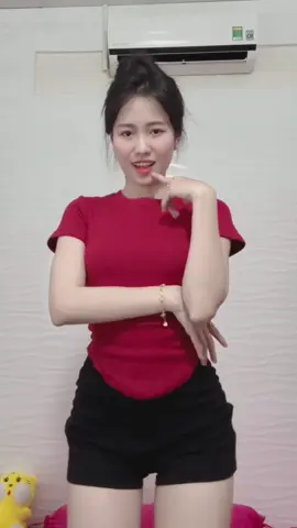 Ngẫu nhiên ngẫu hứngg…#hantran1998 #tiktok #dance #trending #xuhuong 