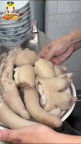 5Kg bánh canh đuôi heo chiều mưa#nga sumo#amthuctaybac#xuhuong#viral#banhcanh#thuthachbenbi#thuthachanuong#mukbang#dulichvanhoa#dulichthegioi#anhihomnay#khamphai#trainghiem#