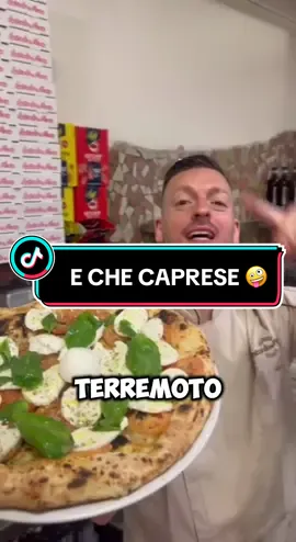 Amici settembre è arrivato ma il caldo 🥵 non ci molla di 1 grado quindi per rinfrescarvi in queste giornate di sole abbiamo pensato di mostrarvi la nostra caprese, con questa pizza il caldo avrà paura di voi, venite a gustarla a: 📍 Quarto, Corso Italia, 333 (NA)  Vi aspettiamo in sede 🍽️ e da asporto! 🛵 #napoli #pizza #antonioemanu #aterremoto #pizzanapoletana #fyp #caldo #caprese #quarto 