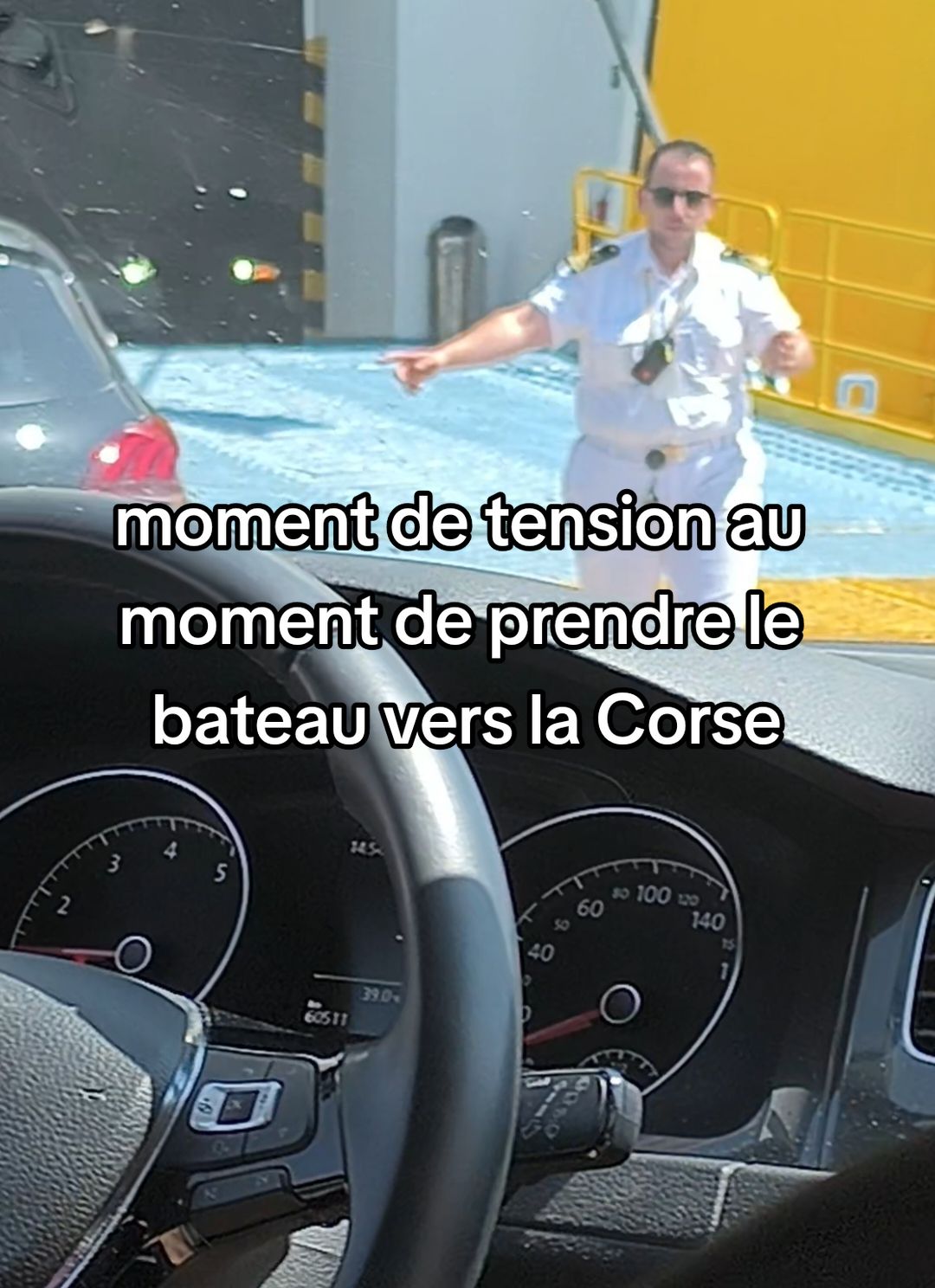 des centaines de personnes bloquées la voiture tombe en panne au moment d'entrer dans le ferry 😬 l'objectif c'est d'arriver en Corse en famille avec la voiture pour payer moins cher les transports ! #Vlog #vacances #corse #family #pov #bateau 