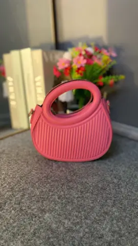 Madeline Shoulder Bag Messenge 🥰 #taspink #slingbag #shoulderbag 